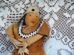 ABORIGINAL OLD WOMAN MAIN VIEW_04